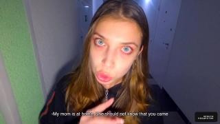 Sex in the entrance with a stranger