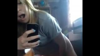 A young girl found her mother's sex toy.