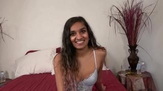 Young Sofia gives her boyfriend a blowjob