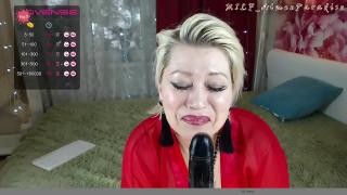 Mom masturbates her vagina